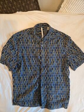 AXIS Men's L Regular Black/Blue/Yellow Geometric Short Sleeve Silk Button-Up